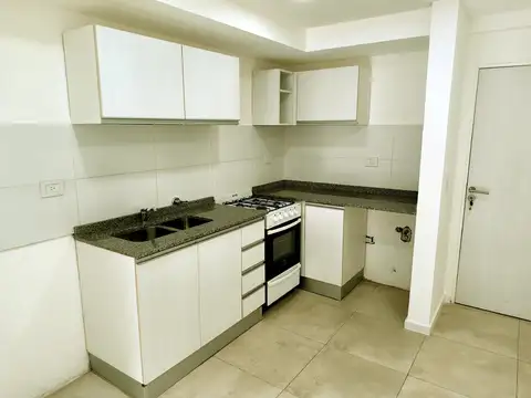 Departamento de 2 ambientes con balcón y vista al contrafrente. Lavalle 249, Piso 1º "C" Avellaneda