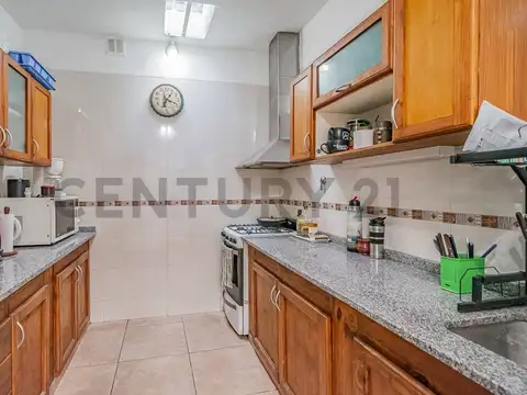 Casa 6 ambientes con 1 baño