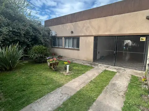 Casa en venta apta credito hipotecario en Matheu - Victor Manuel II N° 1180