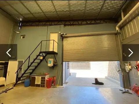Galpon en Venta 200  mts Frente