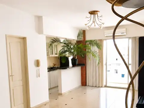 Amplio 2 Ambientes con Balcón en Alquiler con Amenities, seguridad y Excelente Ubicación.