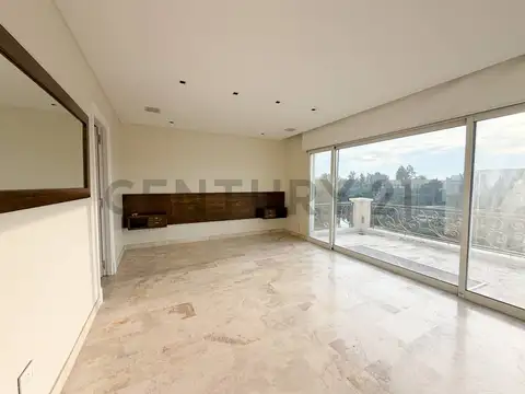 Casa 7 ambientes con 4 baños