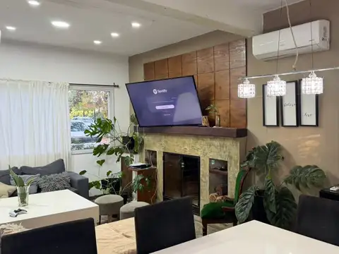 Casa 5 ambientes con 3 baños