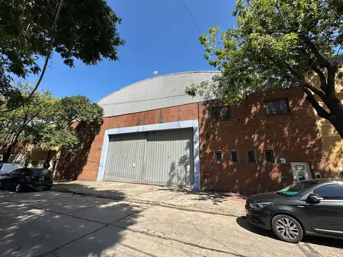 Deposito - Barracas - 864 m2 - Mixtura 2 - C/red de incendio.