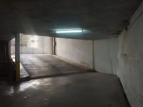 Cochera en venta – Barrio Jardín | 11 m²