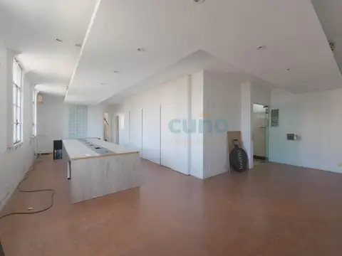 Av Pte Roque Saenz Pena 1100