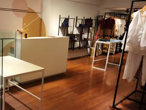 Local en Venta Via Púb.