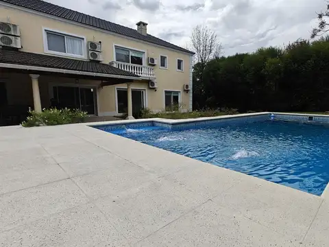 Casa en Alquiler en La Lomada De Pilar, USD 2.600