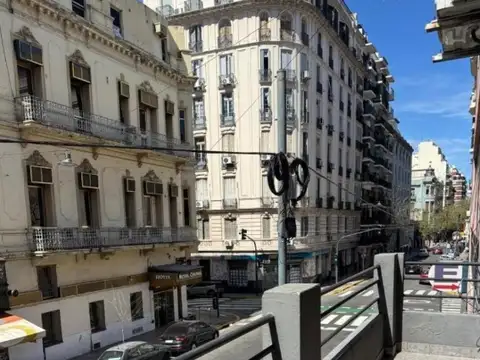 Solís e/ Avenida Hipólito Yrigoyen y Adolfo Alsina