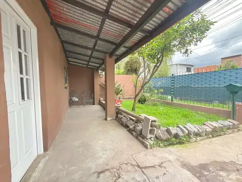Casa 4 ambientes con 1 baño