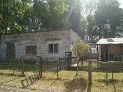 Las Flores. A 6 km de RN°3 y 12 km de ciudad