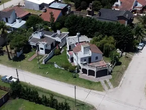 Venta Casa 3 ambientes y ph 2 amb. en block