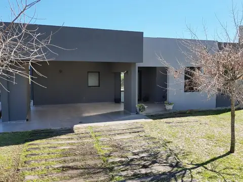 PDS. Casa Alquiler Barrio Naudir Aguas Privadas