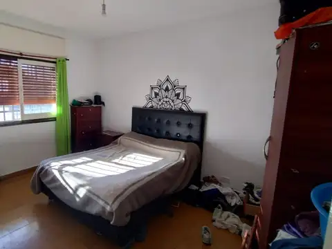 Casa 6 ambientes con 2 baños