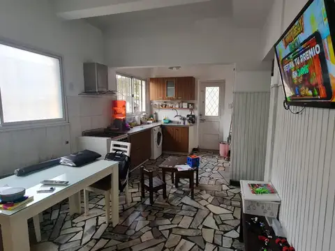 Casa 4 ambientes con 1 baño