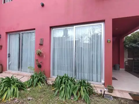 Venta de CASA dos dormitorios, Punta Lara