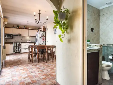 Casa 5 ambientes con 1 baño