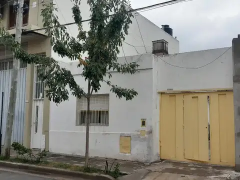 Casa en venta un dormitorio - patio -  zona Sur