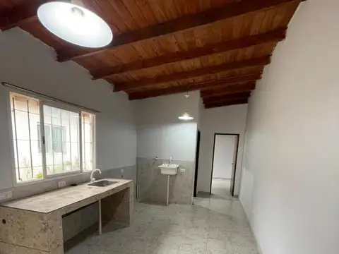 ALQUILO - DPTO DE 2 AMBIENTES EN PRESIDENTE DERQUI