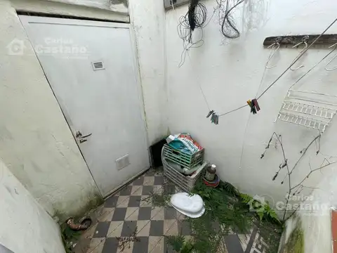 PH a refaccionar en excelente ubicación a una cuadra de av. Maipú
