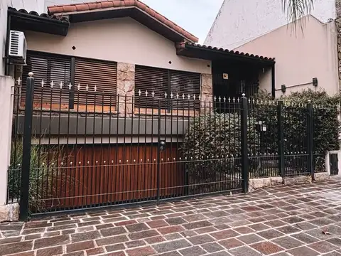 CASA   A LA VENTA EN BARRIO NAON