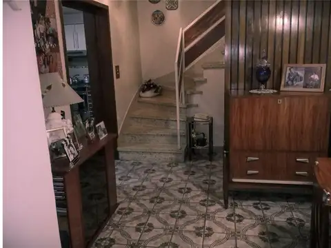 P.H.  DE 4 A. EN DOS PLANTAS AL FRENTE CON GARAJE,