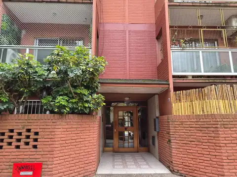 Amplio departamento 2 amb. c/ balcon