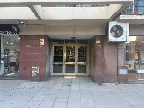 3 ambientes impecable, COCHERA cub Y BAULERA, balcón, cocina amplia, lavadero separado- Ubicacion ideal, facil acceso a CABA, MEDIOS DE TRANSPORTE Y ESTACIONES DE TREN.