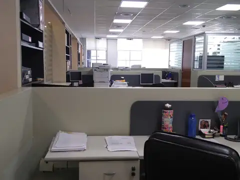Edificio de oficinas en Florida y Paraguay
