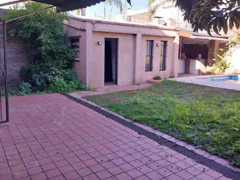 Casa 5 ambientes con 4 baños