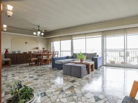 Venta / Departamento / 4 ambientes / Con Dependencia / Con 2 balcones / Con Lavadero / En Palermo