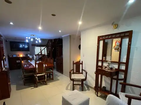CASA 7 AMBIENTES - 300 M2 CUBIERTOS -