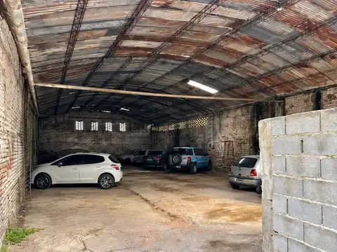 Casa en Venta con 12 cocheras