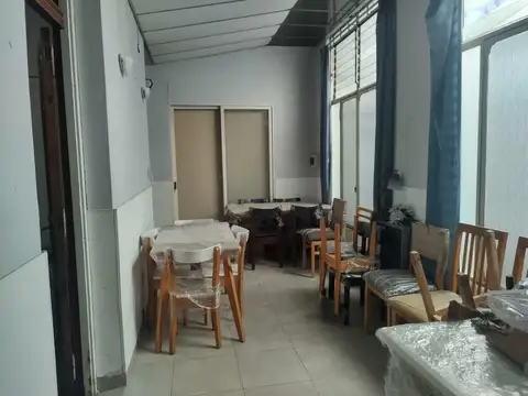 Venta LOCAL COMERCIAL con vivienda zona VELEZ SARFIELD