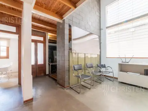 Casa 7 ambientes con 2 baños