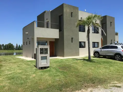 Casa dos dormitorios en barrio la fautina brandsen