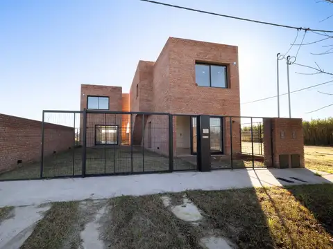 Casa 3 ambientes con 2 baños