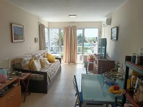 Apartamento en venta c/ cochera en Piriápolis