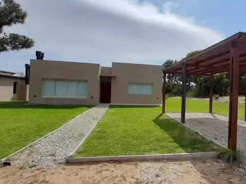 Casa en Venta en Barrio Cerrado Costa Esmeralda, USD 148.000