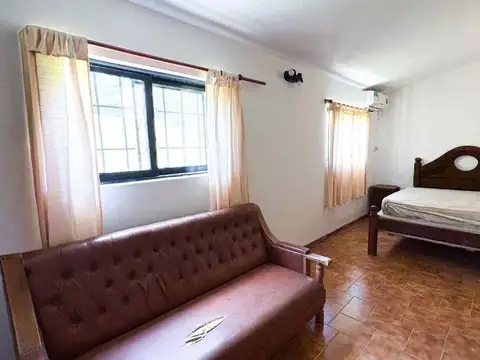Casa en Alquiler con 1 cochera