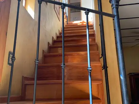 HERMOSO PH TIPO CASA 3 AMBIENTES 2 BAÑOS PATIO Y TERRAZA