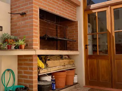 Depto Tipo Casa 3 ambientes con 2 baños