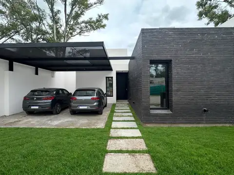 ALQUILER CASA 3 DORMITORIOS NUEVO MALAGUEÑO 160 m2 SEGURIDAD 24 HS