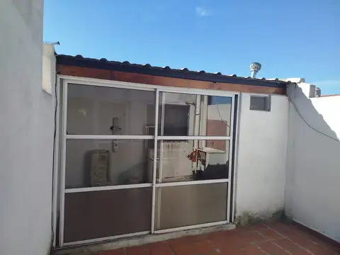 Depto Tipo Casa 2 ambientes con 1 baño