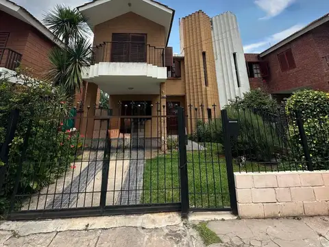 Departamento 6 ambientes con 2 baños