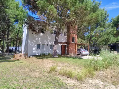 Casa 5 ambiente en Barrio Costa Esmeralda, Residencial 1