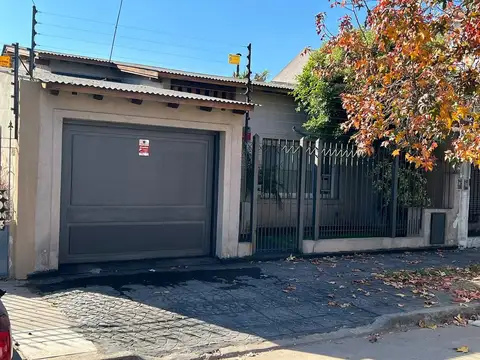 Hermosa cas sobre gran lote 
