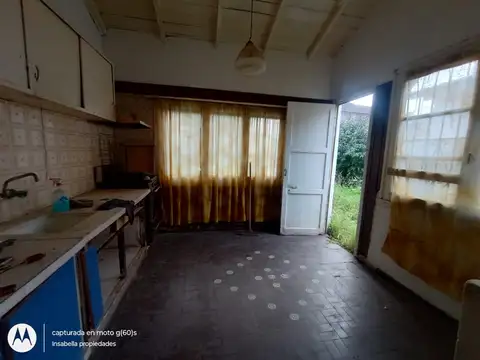 Casa 3 ambientes con 1 baño