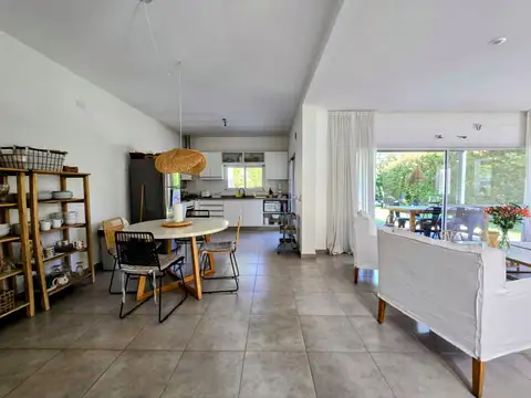 Casa en Alquiler en Los Olivares, USD 1.500