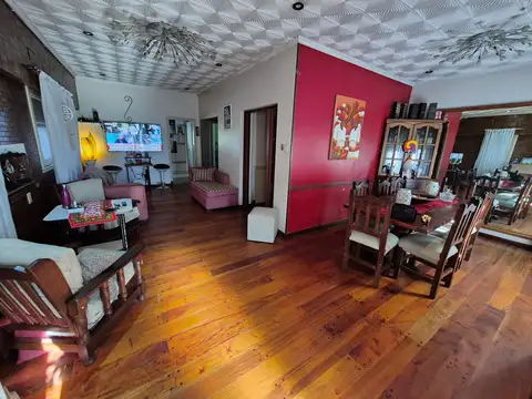 Casa 4 ambientes con 3 baños